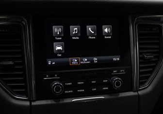 Подержанный автомобиль Porsche Macan 2017 года (19 фото)