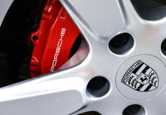 Подержанный автомобиль Porsche Cayman 2016 года (22 фото)