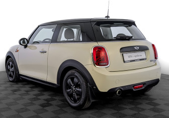 Подержанный автомобиль MINI Hatch 2018 года (7 фото)