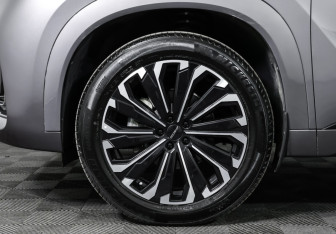 Подержанный автомобиль Jaecoo J8 2024 года (30 фото)