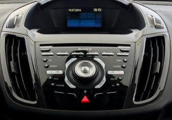 Подержанный автомобиль Ford Kuga 2013 года (19 фото)