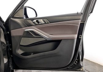 Подержанный автомобиль BMW X6 2020 года (25 фото)