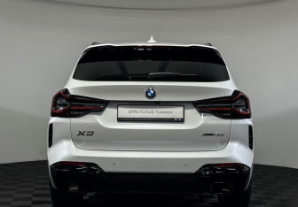 Подержанный автомобиль BMW X3 2022 года (4 фото)