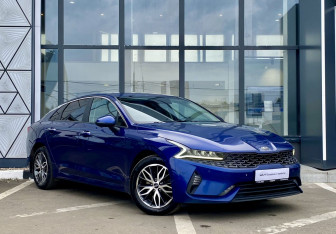 Подержанный автомобиль Kia K5 2021 года (3 фото)