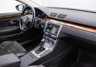 Подержанный автомобиль Volkswagen Passat CC 2013 года (10 фото)