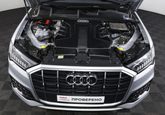 Подержанный автомобиль Audi Q7 2021 года (9 фото)