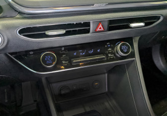 Подержанный автомобиль Hyundai Sonata 2022 года (25 фото)