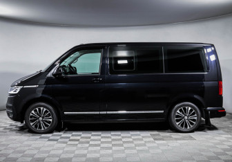 Подержанный автомобиль Volkswagen Multivan 2020 года (8 фото)