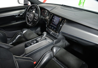 Подержанный автомобиль Volvo S90 2018 года (9 фото)