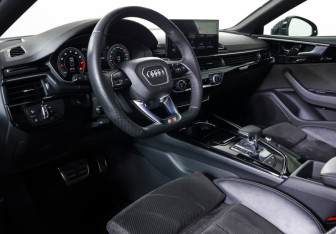 Подержанный автомобиль Audi A5 Coupe 2021 года (16 фото)
