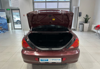 Подержанный автомобиль Kia Spectra Sedan 2007 года (7 фото)