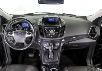 Подержанный автомобиль Ford Kuga 2014 года (8 фото)