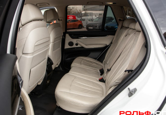 Подержанный автомобиль BMW X5 2014 года (8 фото)