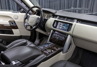 Подержанный автомобиль Land Rover Range Rover 2015 года (10 фото)