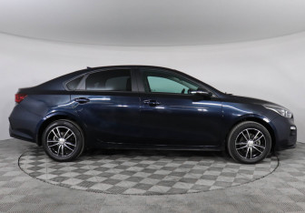 Подержанный автомобиль Kia Cerato Sedan 2021 года (4 фото)