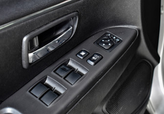 Подержанный автомобиль Mitsubishi ASX 2013 года (18 фото)