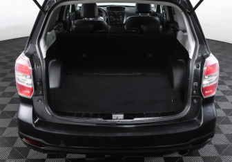 Подержанный автомобиль Subaru Forester Suv 2013 года (10 фото)