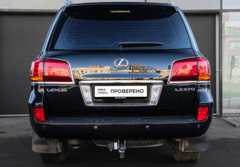 Подержанный автомобиль Lexus LX 2011 года (5 фото)