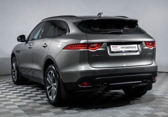 Подержанный автомобиль Jaguar F-Pace 2018 года (7 фото)