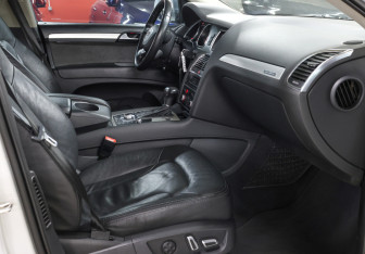 Подержанный автомобиль Audi Q7 2014 года (11 фото)