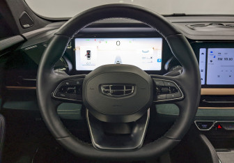 Подержанный автомобиль Geely Monjaro 2024 года (26 фото)