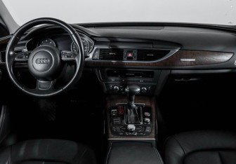 Подержанный автомобиль Audi A6 Sedan 2011 года (12 фото)
