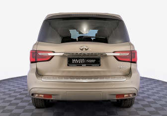 Подержанный автомобиль Infiniti QX80 2019 года (6 фото)