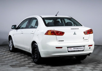 Подержанный автомобиль Mitsubishi Lancer Sedan 2008 года (7 фото)