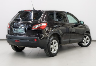 Подержанный автомобиль Nissan Qashqai 2011 года (5 фото)