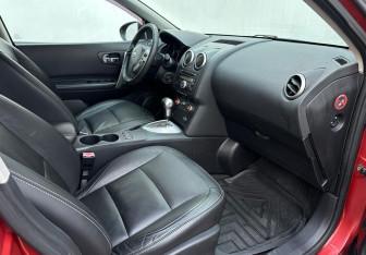 Подержанный автомобиль Nissan Qashqai 2008 года (13 фото)