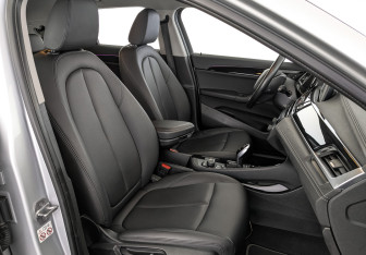 Подержанный автомобиль BMW X2 2019 года (24 фото)