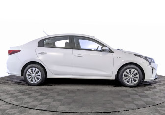 Подержанный автомобиль Kia Rio Sedan 2021 года (4 фото)