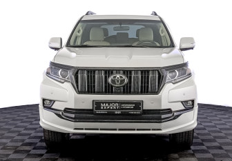 Подержанный автомобиль Toyota Land Cruiser Prado 2021 года (2 фото)