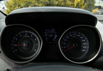 Подержанный автомобиль Hyundai Elantra Sedan 2012 года (9 фото)
