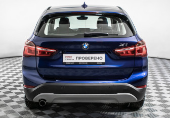 Подержанный автомобиль BMW X1 2017 года (6 фото)