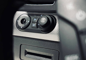 Подержанный автомобиль Chevrolet Captiva 2012 года (11 фото)