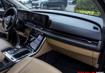 Подержанный автомобиль Kia Carnival 2021 года (9 фото)