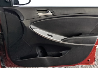 Подержанный автомобиль Hyundai Solaris Sedan 2016 года (25 фото)