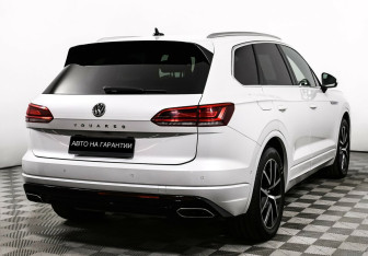 Подержанный автомобиль Volkswagen Touareg 2018 года (3 фото)