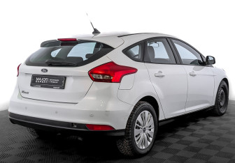 Подержанный автомобиль Ford Focus Hatchback 2017 года (5 фото)