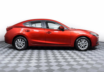 Подержанный автомобиль Mazda 3 Sedan 2018 года (4 фото)