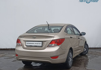 Подержанный автомобиль Hyundai Solaris Sedan 2013 года (5 фото)