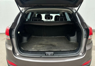 Подержанный автомобиль Hyundai ix35 2013 года (15 фото)