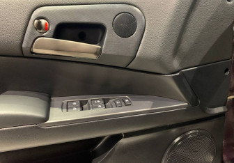 Подержанный автомобиль SsangYong Kyron 2011 года (12 фото)