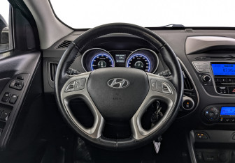 Подержанный автомобиль Hyundai ix35 2012 года (22 фото)
