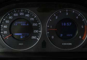 Подержанный автомобиль Volvo XC70 2010 года (11 фото)