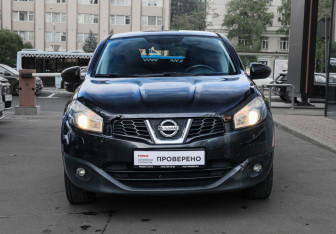 Подержанный автомобиль Nissan Qashqai 2012 года (2 фото)