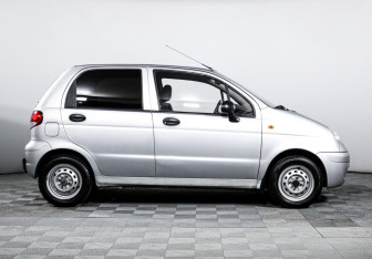 Подержанный автомобиль Daewoo Matiz 2012 года (4 фото)