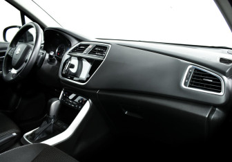 Подержанный автомобиль Suzuki SX4 Hatchback 2018 года (7 фото)