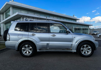 Подержанный автомобиль Mitsubishi Pajero 2006 года (4 фото)